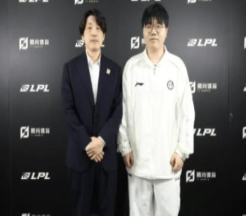 JiaQi：Meiko能讓我玩得更穩健一些，在遊戲裏他會拉住我