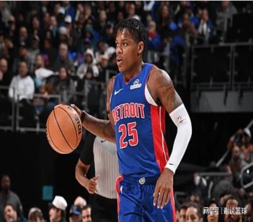 湖人防守千疮百孔,19+5后卫迎赛季代表作,一数据输近40分