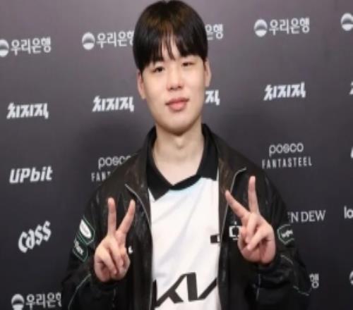 Smash：当前版本AD的自信很重要，和BFX比赛的关键胜负手在下路