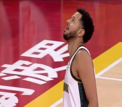 新外援4记三分,辽宁男篮逆转深圳赵继伟关键球果断莫兰德21+13