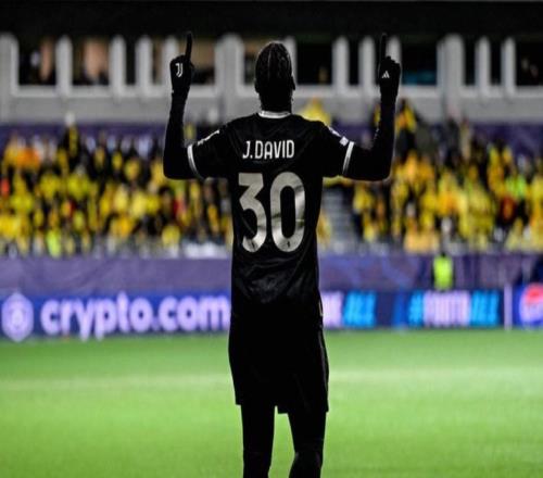 米体:斯帕莱蒂考虑放弃无锋阵,重新启用2名进攻中场+1名中锋