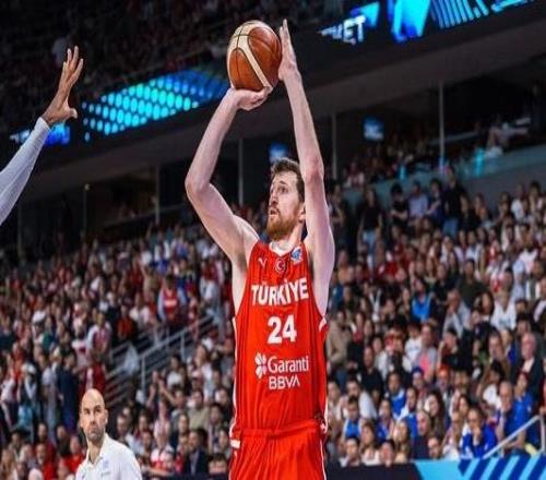 阿塔曼：奥斯马尼防字母哥效果很棒会有NBA球队愿意给他合同