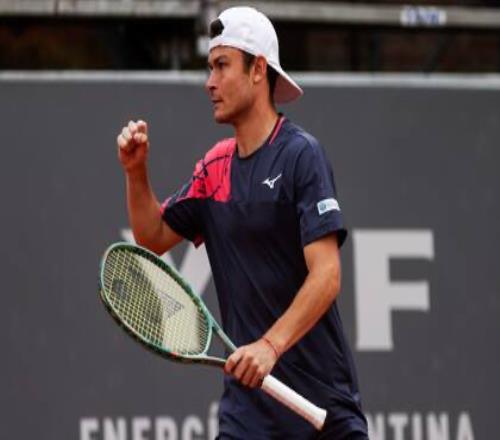 一ATP球員在主裁判拒絕製止比賽中的霸淩行為後,與其當麵對質