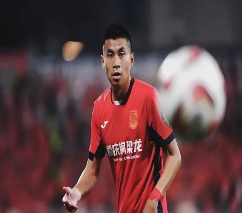 綠茵場上的重慶守望者！黃希揚，一位老將的足球人生與精神圖騰！