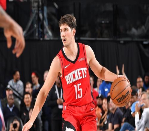 场均6+3+1!火箭队25岁弃将签约掘金,能投能对抗,只拿双向合同