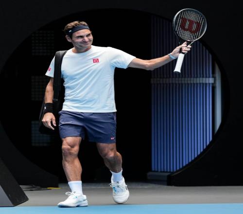 44歲費德勒重返澳網搶七橫掃魯德燃爆球迷，德約化身迷弟現場觀戰