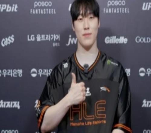 Zeka：Kanavi極具攻擊性缺乏比賽經驗所以團隊配合不佳