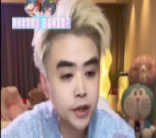 朱开:现在说宙斯Viper为时过早,队里什么都没别人咋来