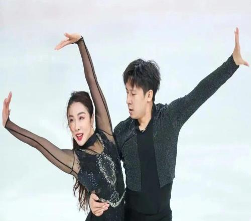 冰坛传奇归来!北奥夺冠三年后隋文静韩聪重返国际赛场再夺牌