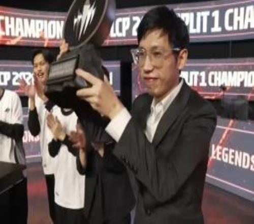 戰馬時隔2303天再次參加官方國際賽事，上一次帶隊FPX奪冠