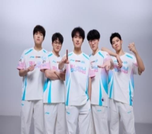 BLG曬2026LPL定妝照：帥氣地開啟全新賽季！