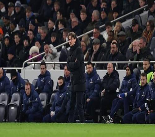 维拉球迷和热刺死忠看台一齐嘲讽弗兰克:你明天就得被炒