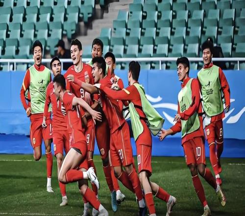 武汉三镇首轮输给国安,门将位置或因此调整,邓卓翔爱将有望上位