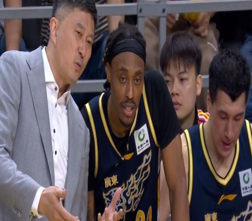 恭喜杜锋!广东第一中锋打成大腿,朱芳雨为他裁掉萨林杰