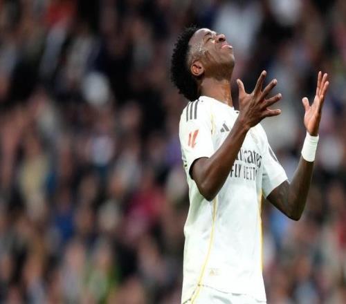 记者谈维尼修斯被嘘:毫不理解,巴西最差社区球队也不会这样