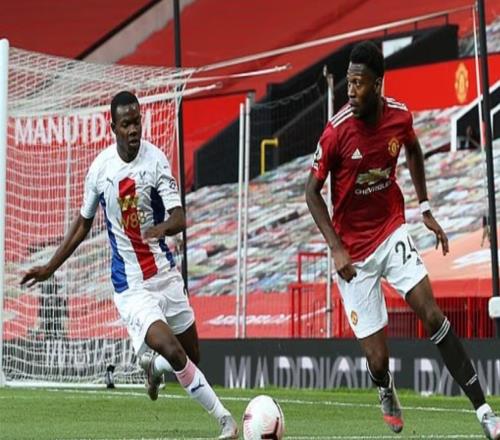 邮报:28岁前曼联后卫门萨跟随水晶宫梯队训练,寻找新的下家