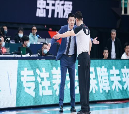 1人硬扛辽宁男篮!再问郭士强:28岁的CBA老将,还不能打动你吗