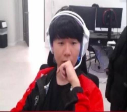 Lehends：大家看过哆啦A梦吧汭燦能力像出木衫但是性格像小夫