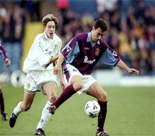 自毁诺言投奔曼联,还能赢得利物浦球迷的掌声,大英悍将是真汉子