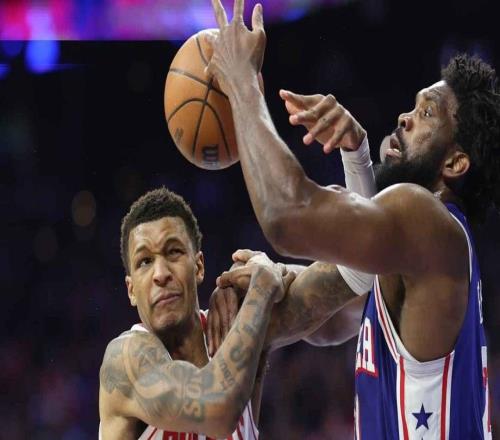 受不了,火箭队主教练批评恩比德和76人队“疯狂”的诱敌犯规行为