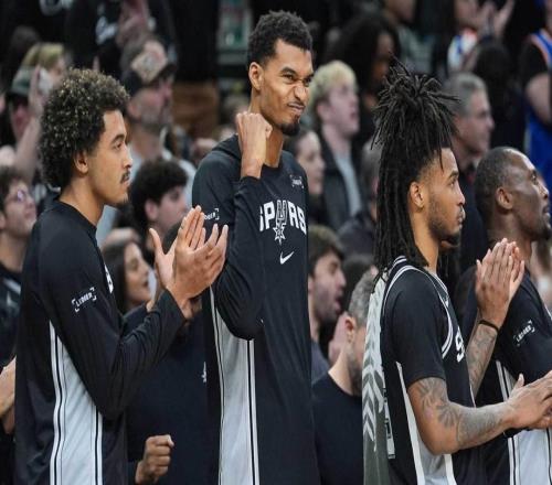 好消息,马刺队维克托文班亚马缺席两场比赛后有望复出