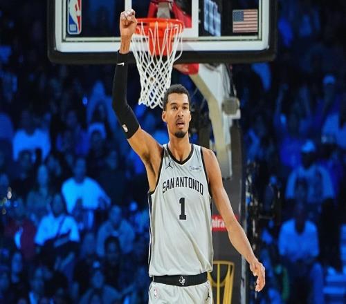 超強(qiáng)統(tǒng)治力，文班復(fù)出替補(bǔ)登場20分鐘輕取22分9板&正負(fù)值+21