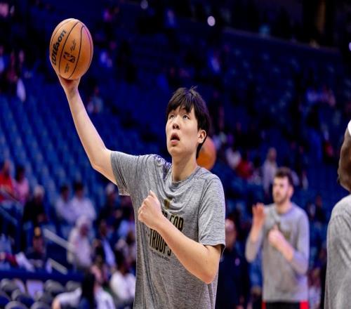 杨瀚森下放NBA发展联盟反转,斯普利特一意孤行,小杨进退两难