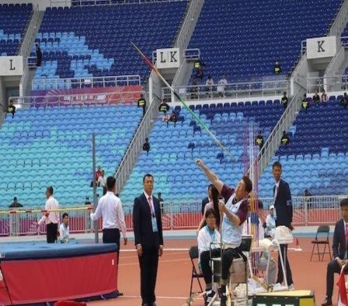 “希望大家不光看到麻豆视屏三级在线观看,更能看到那些光照不到的地方”“六連冠”田徑老將楊麗婉為聚光燈外的世界呼喊