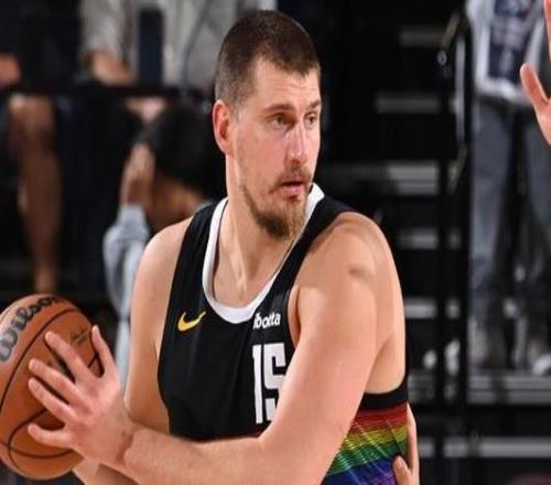 得分超快船五首发!约基奇爆砍55分追平赛季单场纪录