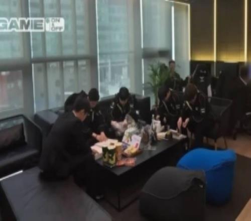 Chovy：UmTi當解說了感覺我漏一個刀他都要小說幾句