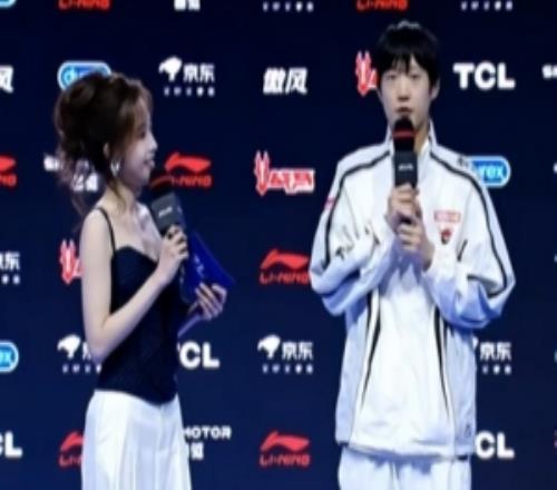 賽后采訪Shanks：對(duì)面上路進(jìn)攻太久了我們能提前落位