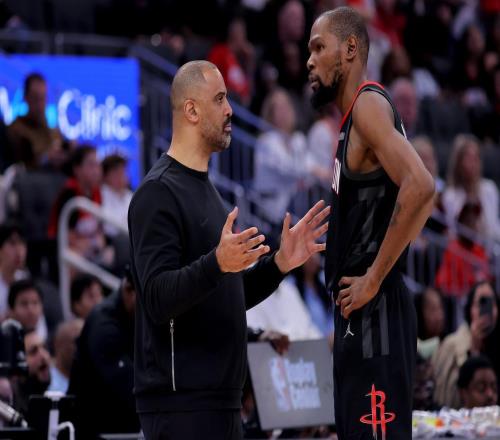 杜兰特40+7创纪录,火箭爆冷惜败公牛!申京大3双,乌杜卡被驱逐