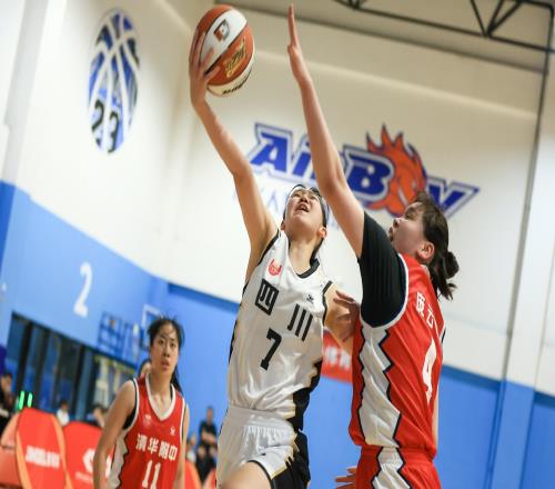 场均轰26+10!中国女篮又一15岁1米90新星蹿升:未来搭档韩旭