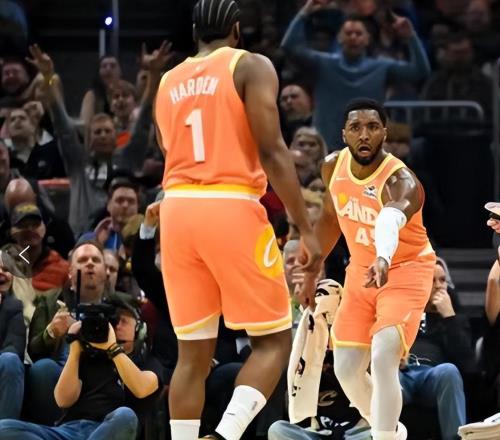 随着骑士5分险胜,国王惨败44分,NBA最新排名出炉!尼克斯7连胜