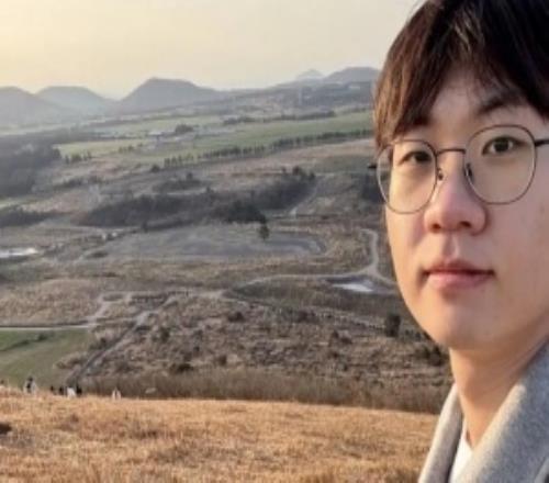 悠閑自在，T1上單Doran更新社媒動態分享自拍照