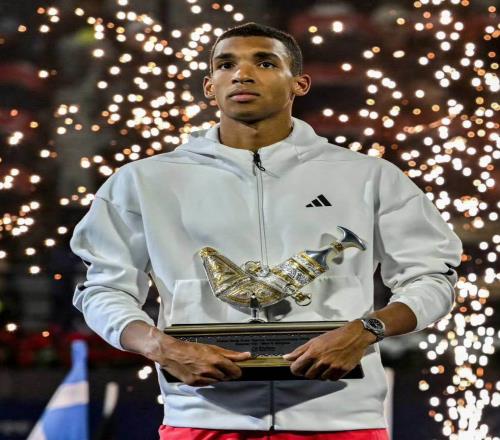 總決賽最后一席白熱化競爭，穆塞蒂小黑瘋子陪德約加練！