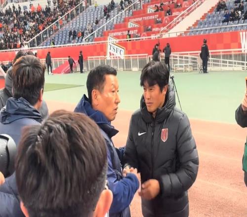 韓流不吃香了中超刮起澳系風(fēng)！光頭助教走了海港球迷：下手輕點(diǎn)