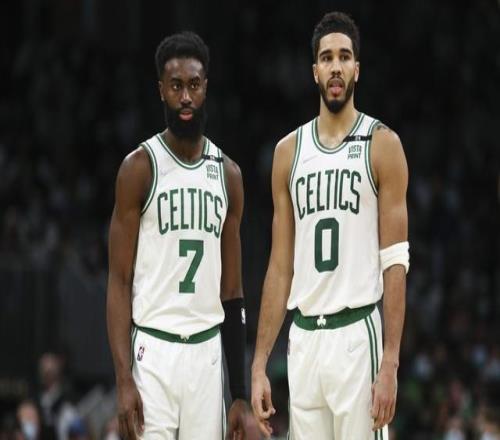 阿里納斯：杰倫布朗已經(jīng)是大當(dāng)家球員，他和塔圖姆都能扛起球隊(duì)