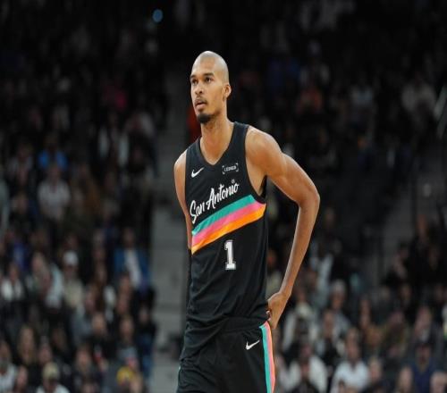 文班亚马40+12,一战封神比肩百分传奇,马刺28分大胜湖人夺5连胜