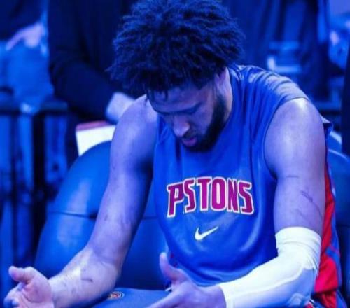 挖槽!坎宁安因胸“躺平”,东部大乱斗正式拉开了大幕!