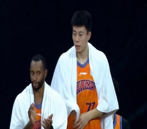 CBA版詹韦连线!弗格回应张镇麟趣味P图:“与我的兄弟重聚”