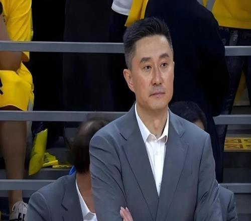 骂懵焦泊乔，杜峰打压式执教反噬球队，球迷高呼：该下课了