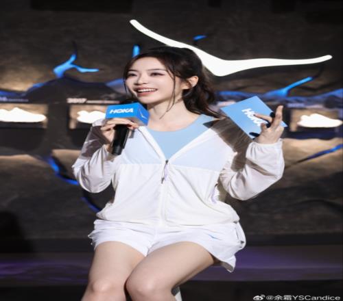 余霜晒照:这次的穿搭是运动少女的活力穿搭