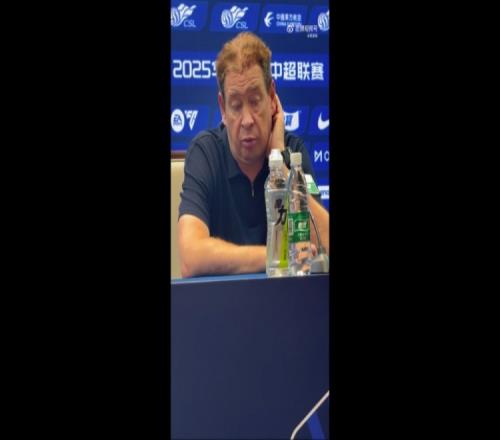 斯盧茨基：特謝拉有點小反應，希望路易斯下一場能踢