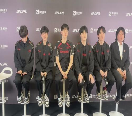 JDG賽后群訪教練：打AL盡可能Ban了對面玩的好的打好我們自己的