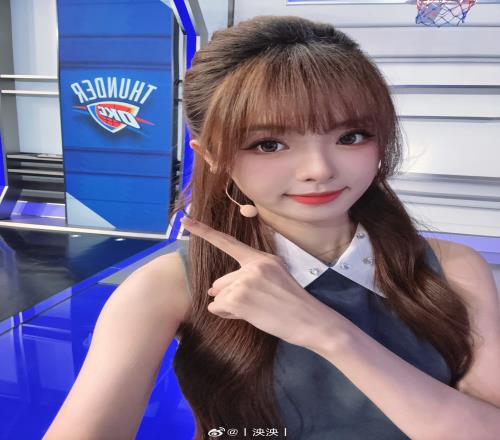 解說完NBA太開心了！解說泱泱曬照：下班之后陽光正好