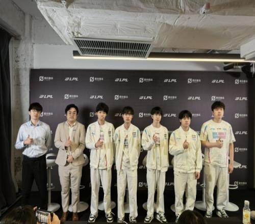 BLG賽后群訪Bin：我們信守承諾干掉了下面的隊(duì)希望決賽打的精彩