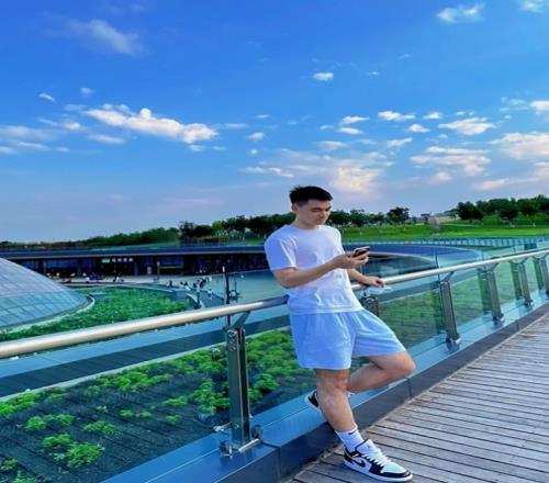 賈明儒：讀書的驚喜在于原來你的感受早已被世上的某個人說清楚了