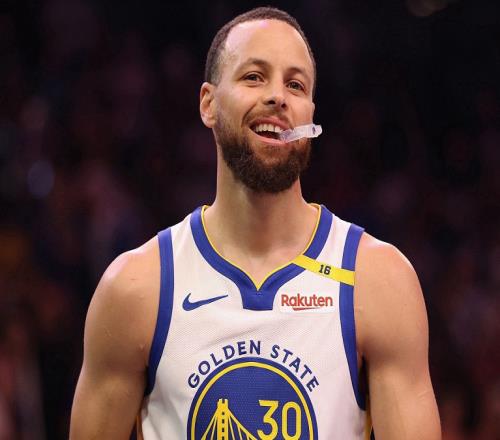 2年1.22億！聯盟第1！庫裏太難了，庫明加自己選的路跪著也要走完