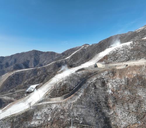 造雪進(jìn)行時(shí)，京郊滑雪場(chǎng)11月底將“開板首滑”